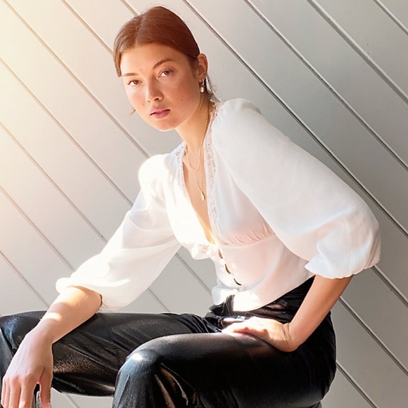 Aritzia NWT L romance me blouse - Picture 1 of 8